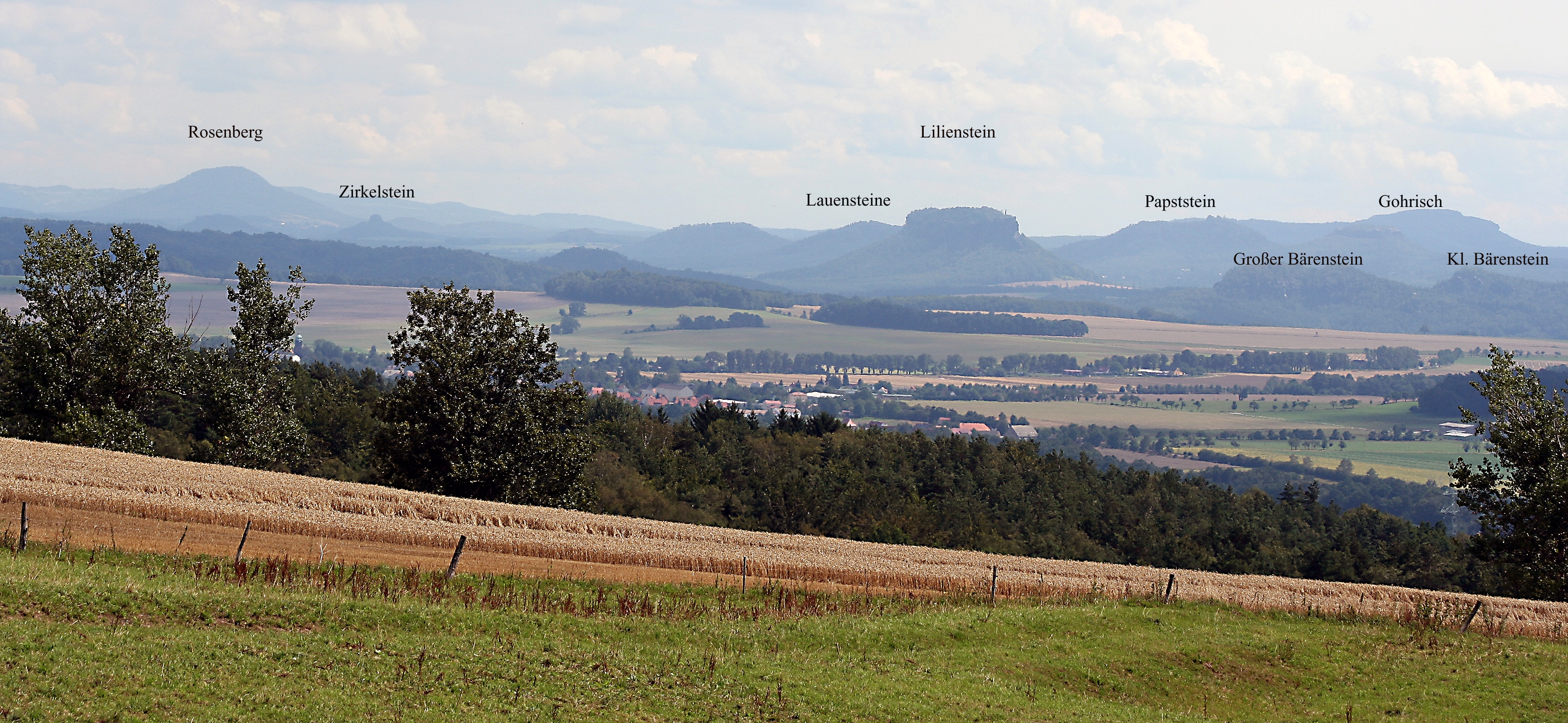 Blick vom Triebenberg in die Sächsische Schweiz

Foto: R. Franz